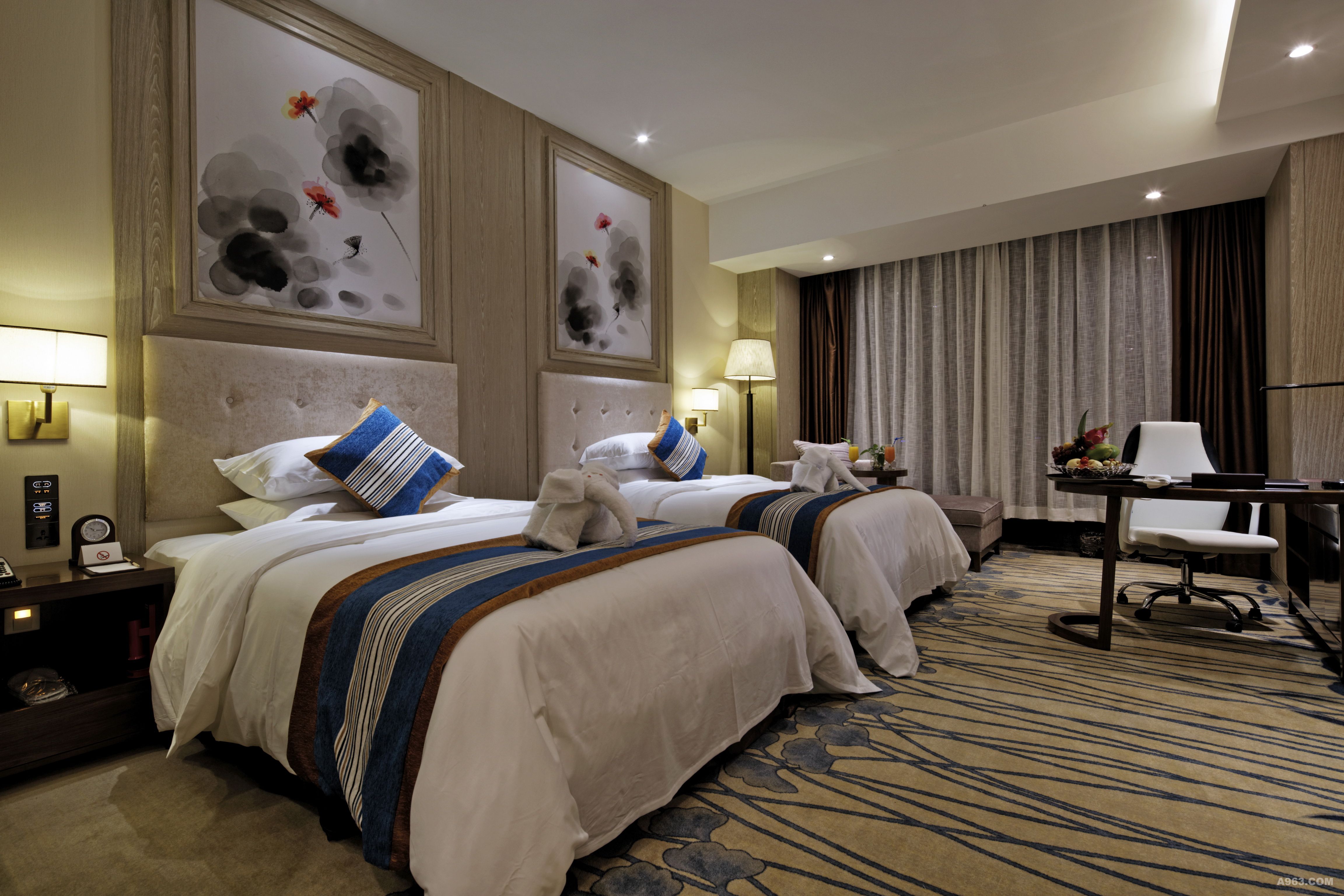 作为安顺首家五星级酒店,本项目投入使用以来提升了本地酒店的标准